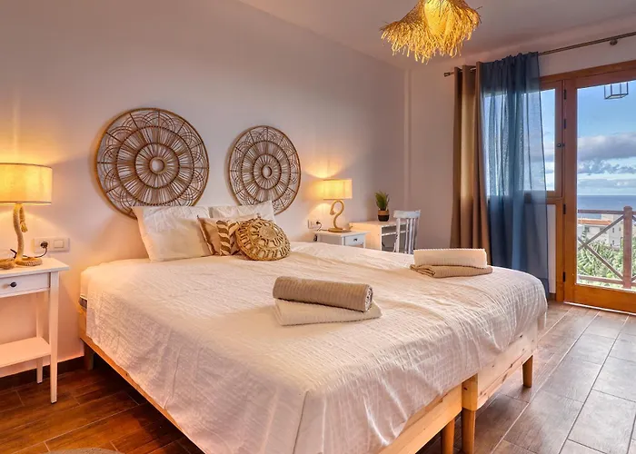 Spacious Home With Tropical Garden, Bbq, Near Seaside