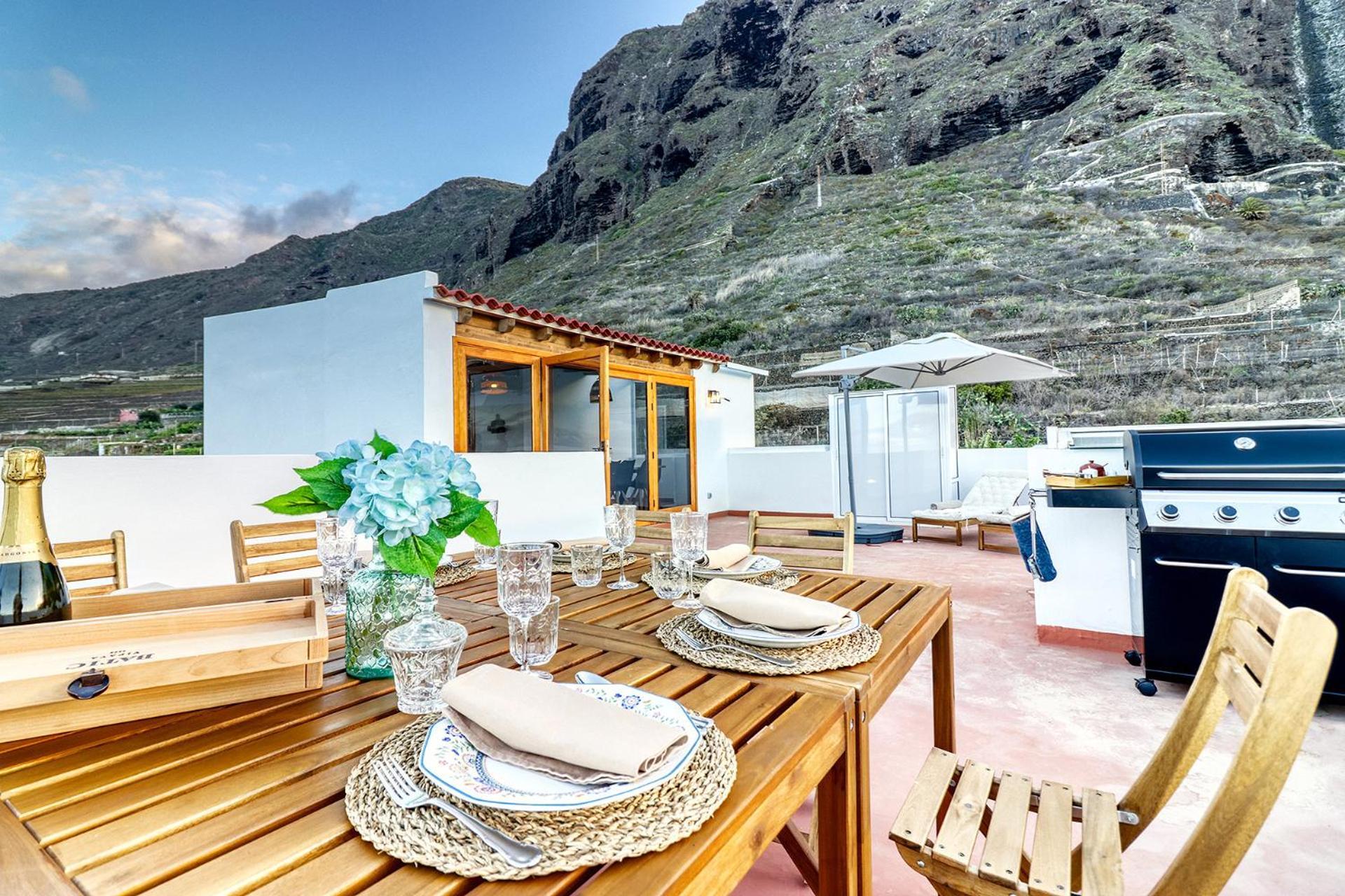 Vakantiehuis Spacious With Tropical Garden, Bbq, Near Seaside Los Silos