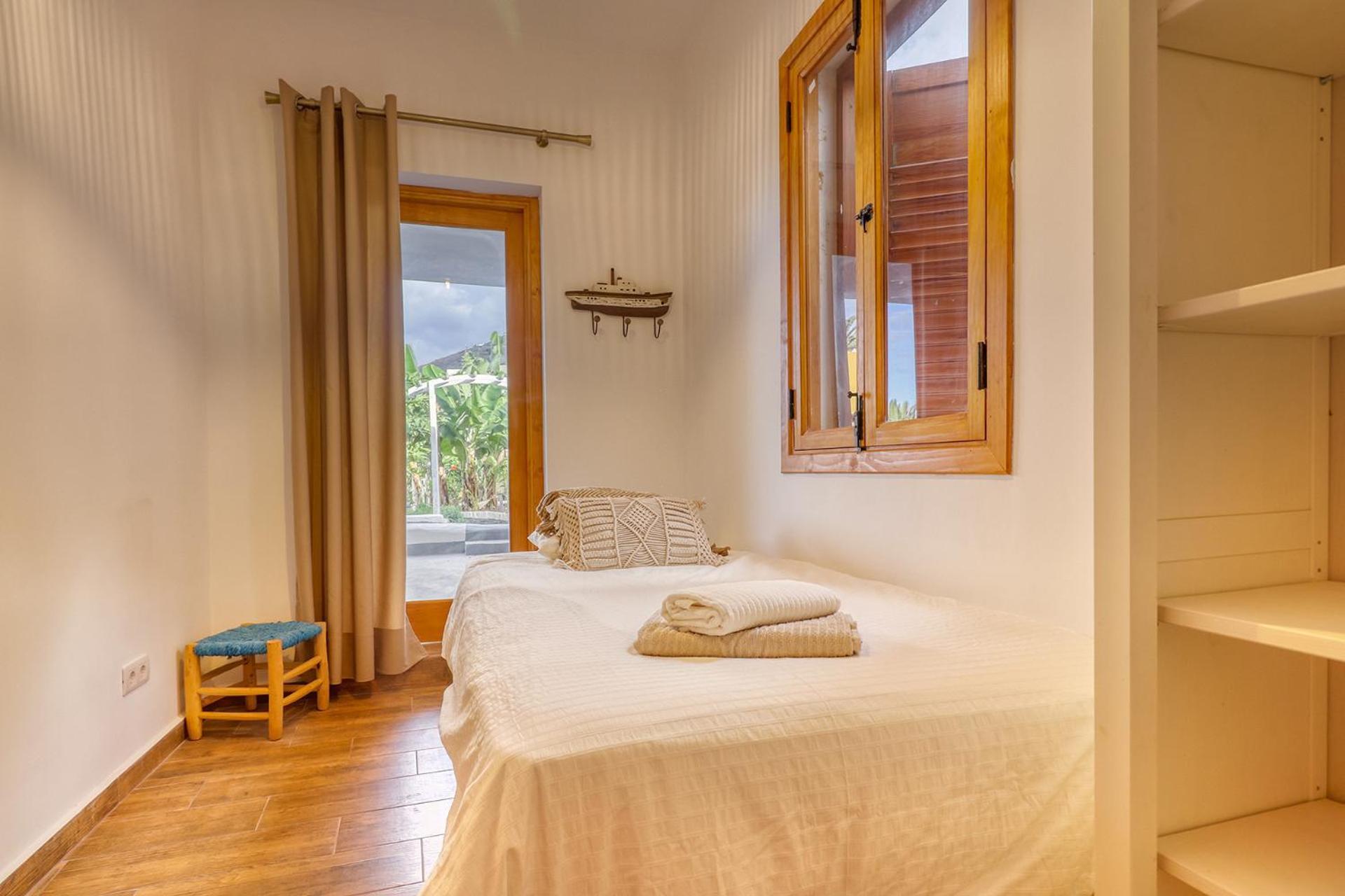 Vakantiehuis Spacious With Tropical Garden, Bbq, Near Seaside Los Silos