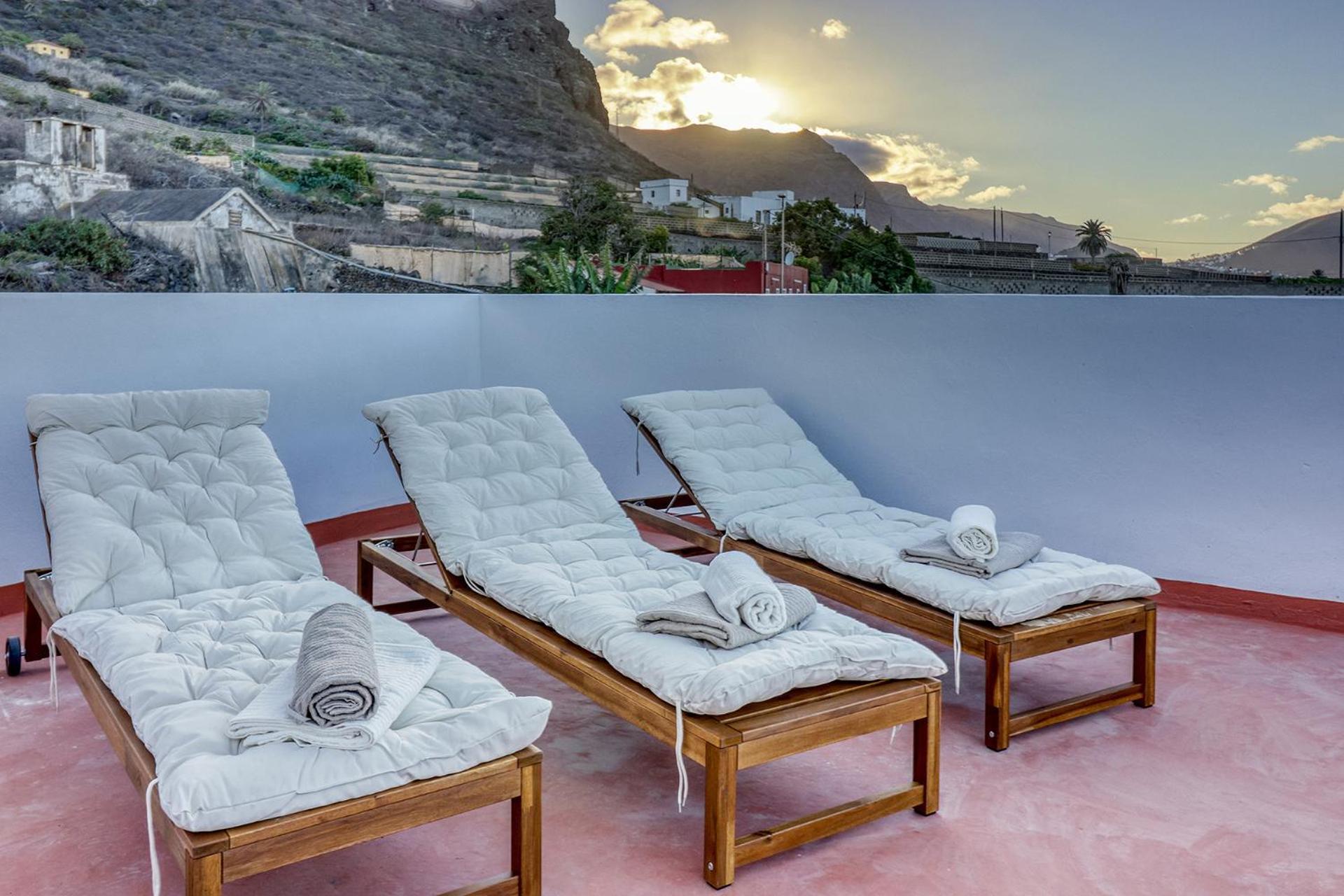 Vakantiehuis Spacious With Tropical Garden, Bbq, Near Seaside Los Silos