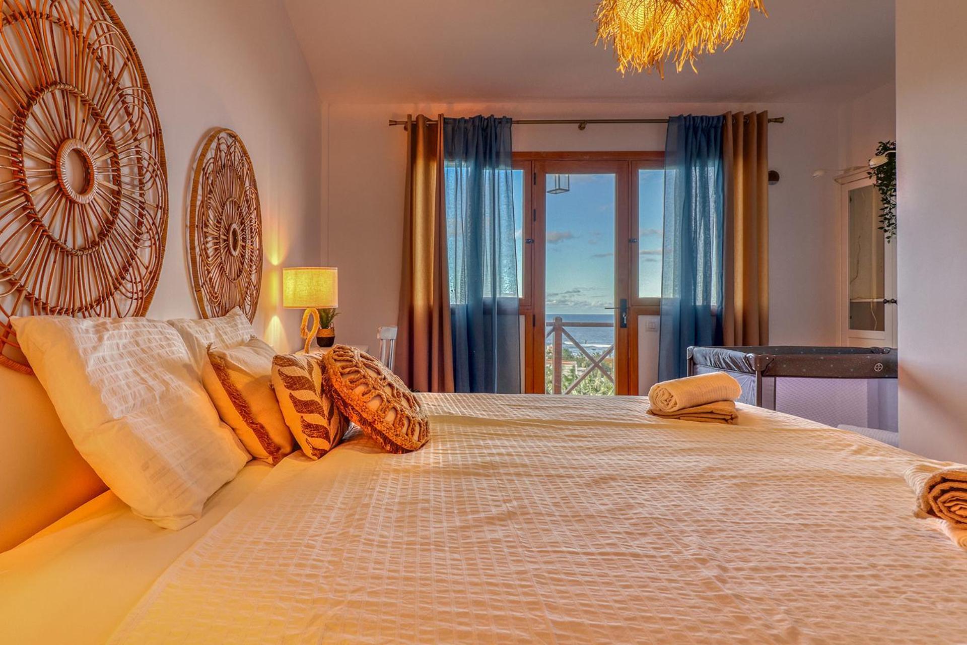 Vakantiehuis Spacious With Tropical Garden, Bbq, Near Seaside Los Silos