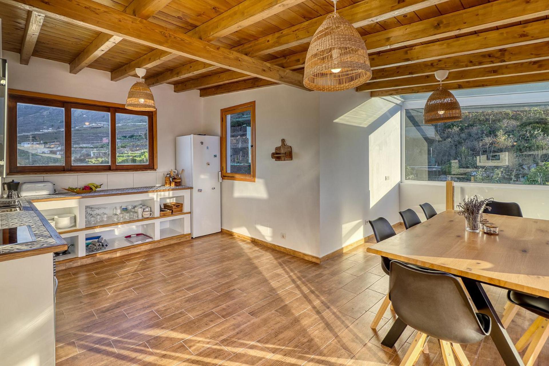 Vakantiehuis Spacious With Tropical Garden, Bbq, Near Seaside Los Silos